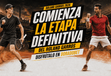 jugador de tenis compitiendo sobre tierra batida en Roland Garros 2026, relacionado con apuestas deportivas, favoritos del torneo, cuotas y análisis para usuarios de Ecuador en DoradoBet.